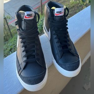 Nike Men's Blazer Mid '77 Vintage